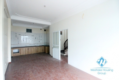 6th floor house for lease in Doi Can, Ba Dinh district.